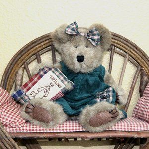 Retired Boyds Bear Polly Quignapple Attached Quilted Pillow w/ Tags